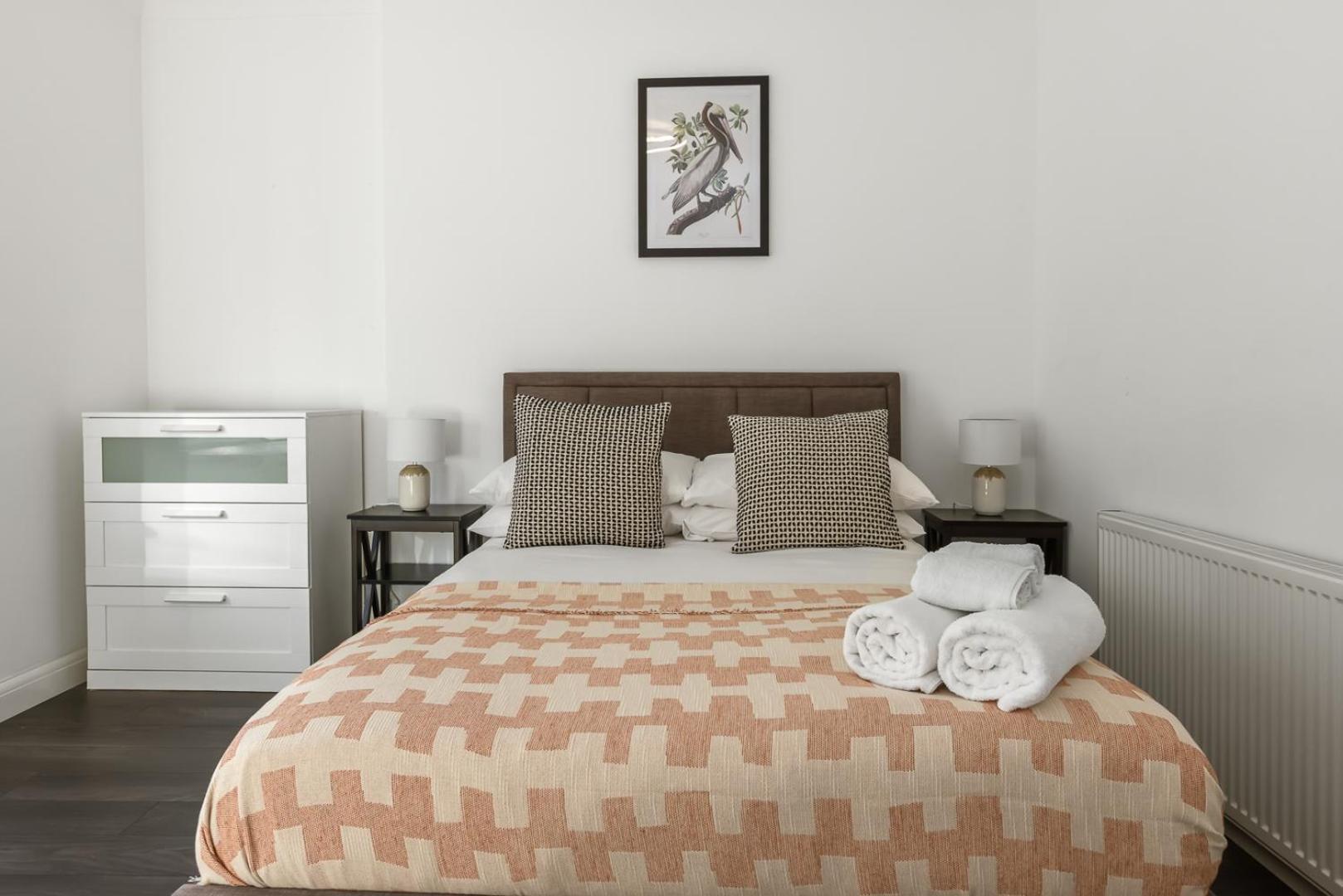 Outstanding 2 Bed Apartment In Central Camden Sleeps 6 Londra Exterior foto